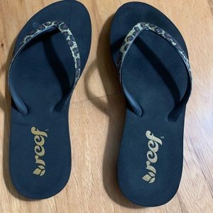 Reef flip flops size 5